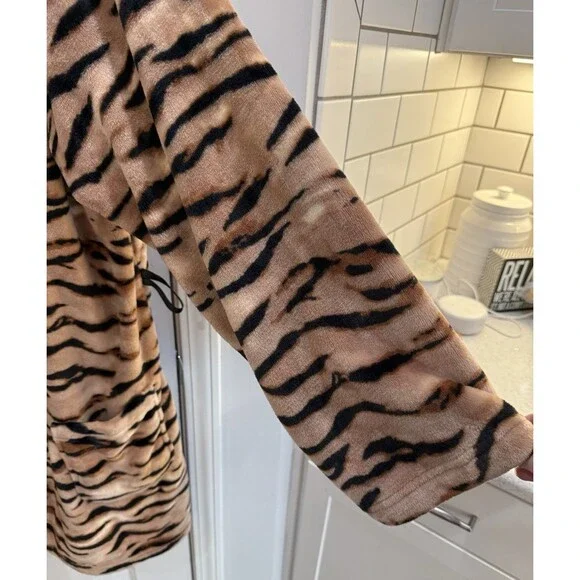 Victorias Secret Tiger Print Robe Sz M/L Women's Plush Brown Black Animal - Picture 4 of 9
